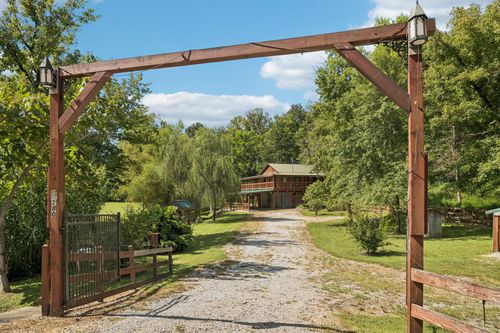 280 Lancaster Hwy, Hickman, TN, 38567-5042 | Card Image