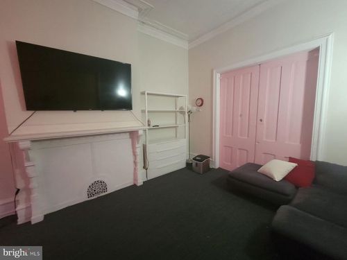 4053 Spruce St, PHILADELPHIA, PA, 19104-4163 | Card Image