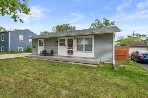 215 Cypress Dr, Streamwood, IL, 60107-1427 | Card Image
