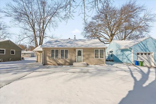 200 Iowa Street, Waverly, IA, 50677 | Card Image