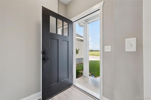 2315 Gilder Dr, Howell, MI, 48843-5828 | Card Image