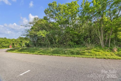 35 R E Johnson Ln, Hiddenite, NC, 28636-8355 | Card Image