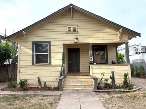 230 W 18th St, Merced, CA, 95340-4908 | Card Image