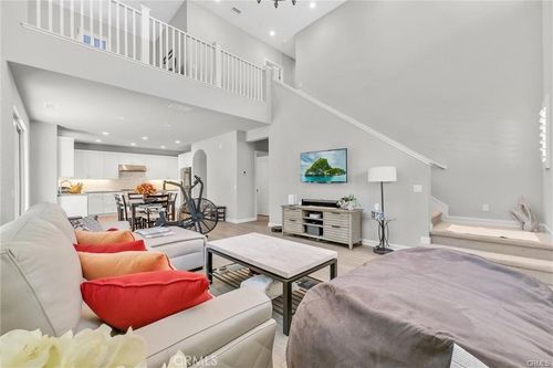 108 Barrington, Irvine, CA, 92618-0841 | Card Image