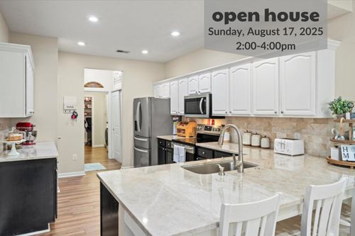 112 Academy Dr, Wilmore, KY, 40390-1368 | Card Image