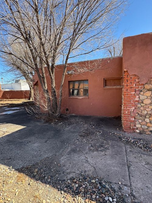 1133 Grand Ave, Las Vegas, NM, 87701-4524 | Card Image