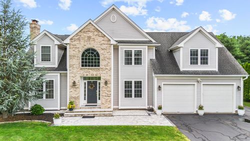 31 Crimson Hts, Portland, CT, 06480-1670 | Card Image