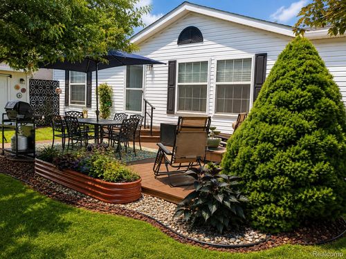 331 Trillum Trl, Oxford, MI, 48371-5299 | Card Image