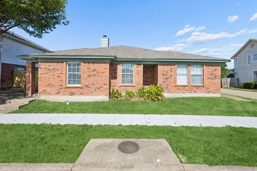 1041 Tennessee Trl, Arlington, TX, 76017-6377 | Card Image