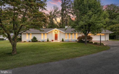 1063 Porters Rd, Spring Grove, PA, 17362-9146 | Card Image