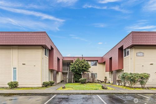 57-14200 Se 6th St, Bellevue, WA, 98007-6762 | Card Image