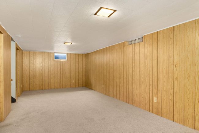 The room is well sized & could be a play area, theatre room, or ... ? | Image 22
