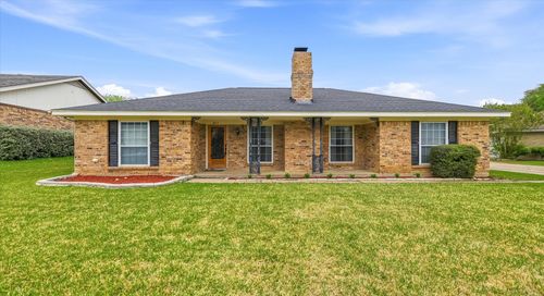 6917 Wilton Dr, Fort Worth, TX, 76133-6130 | Card Image
