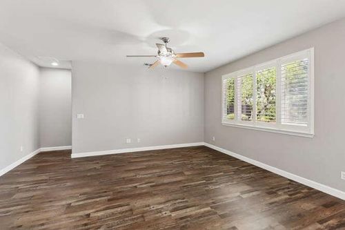 8013 Solomon Dr, Elk Grove, CA, 95757-5121 | Card Image