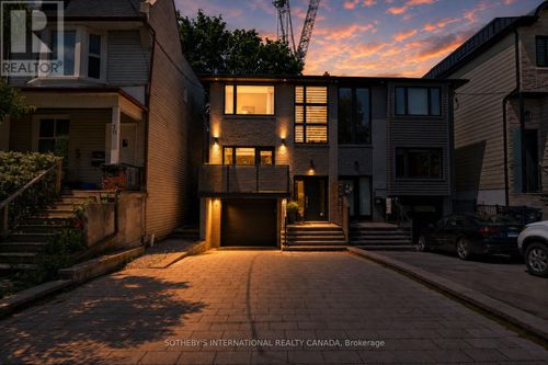 32 Eaton Avenue, Toronto (Danforth), ON, M4J2Z5 | Card Image