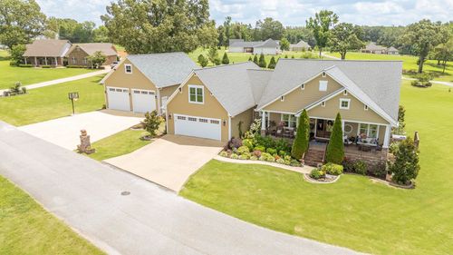 95 Grand Oaks Cv, Savannah, TN, 38372-5096 | Card Image