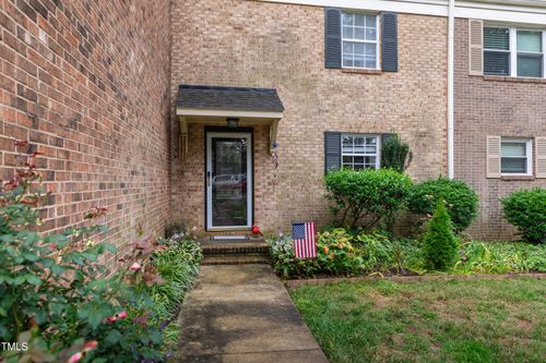 6433 New Market Way, Raleigh, NC, 27615-6824 | Card Image