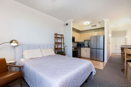 318-1643 6th Ave, San Diego, CA, 92101-7186 | Card Image