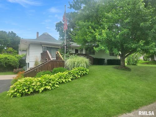 227 E Jefferson St, Toulon, IL, 61483-8021 | Card Image