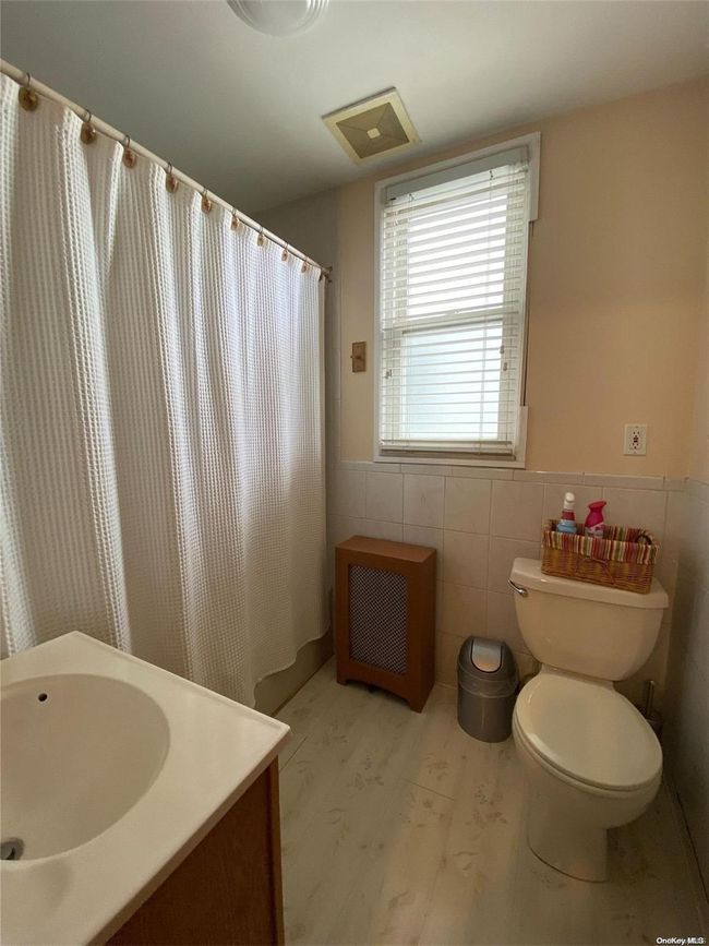 1ST FLOOR FULL BATH | Image 7