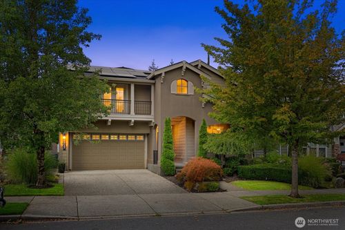 7717 Greenridge Ct Se, Snoqualmie, WA, 98065-8975 | Card Image