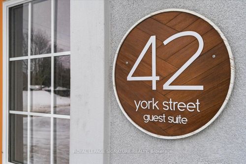 42 York St, Picton, ON, K0K2T0 | Card Image