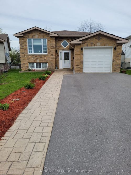 11 Faraday Gdns, Belleville, ON, K8P5J5 | Card Image