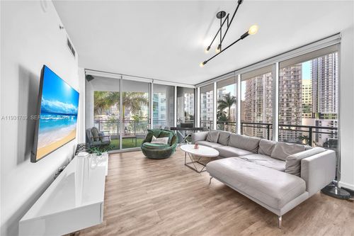 apt-1213-90 Sw 3rd St, Miami, FL, 33130-4021 | Card Image