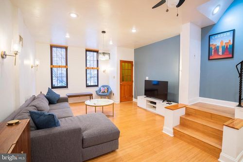 242 Fairmount Ave, PHILADELPHIA, PA, 19123-2928 | Card Image