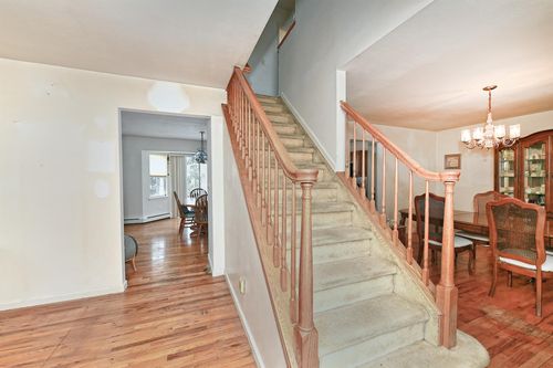 57 Northumberland Dr, Shoreham, NY, 11786-2002 | Card Image