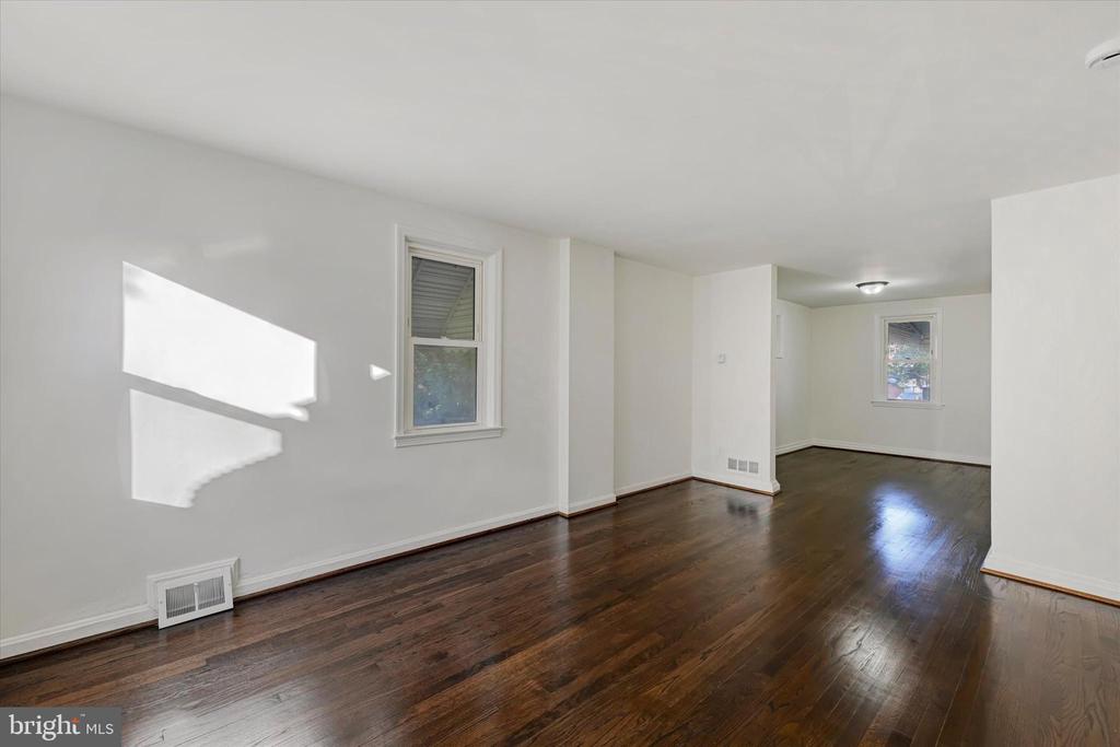 Residential in GLEN BURNIE 2