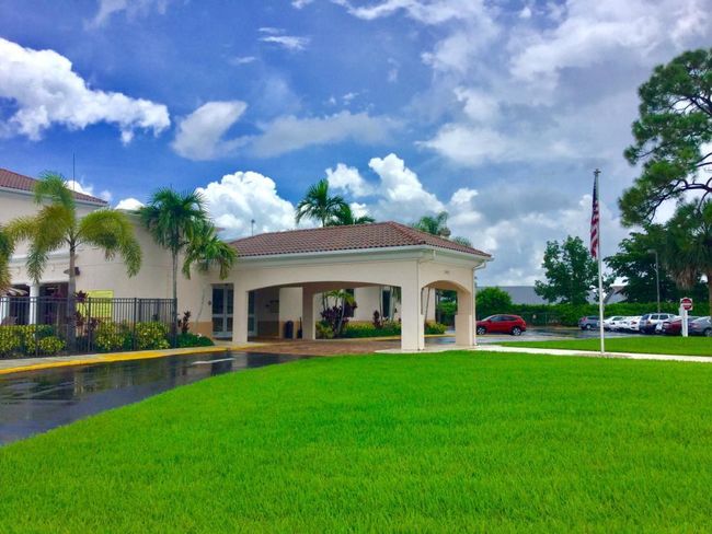 107 Sheffield E, Condo with 1 bedrooms, 2 bathrooms and null parking in West Palm Beach FL | Image 76