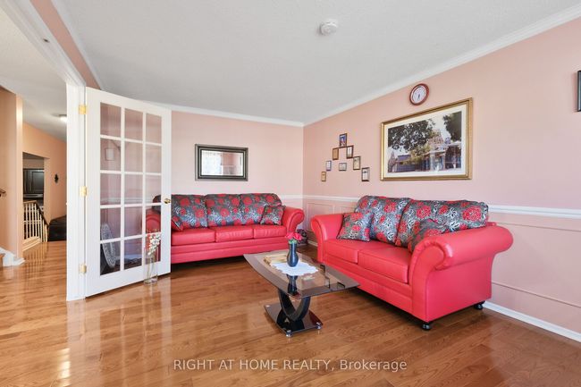 6104 Vineyard Dr, House other with 4 bedrooms, 3 bathrooms and 3 parking in Orléans ON | Image 9