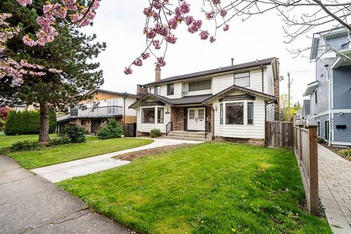 2235 W 16th Avenue, Vancouver, BC, V6K3B4 | Card Image