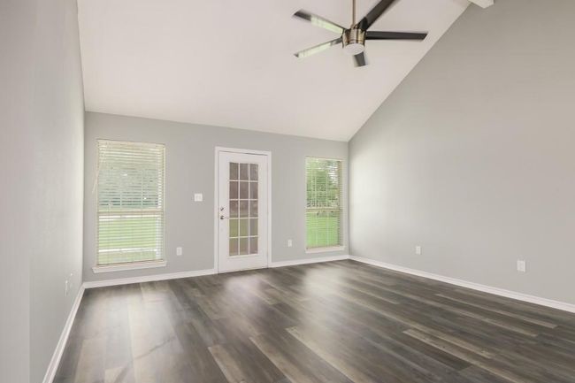 701 Walker Rd, House other with 3 bedrooms, 2 bathrooms and null parking in Winnie TX | Image 7