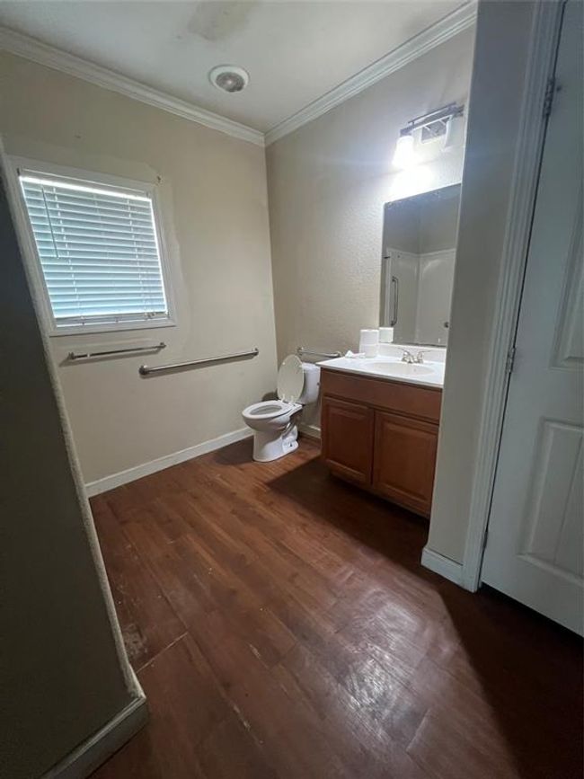 Bathroom | Image 4