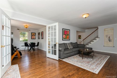 84-84 Putnam Park, Greenwich, CT, 06830-5776 | Card Image