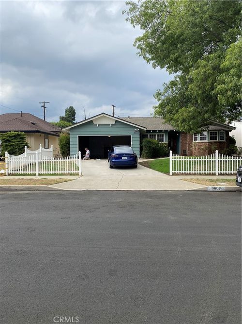 8607 Delco Ave, Winnetka, CA, 91306-1345 | Card Image