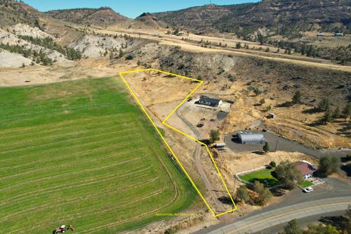 502 Willow St, Spray, OR, 97874-5003 | Card Image