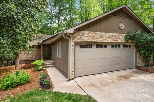 7 Turtle Ln, Lake Wylie, SC, 29710-8934 | Card Image