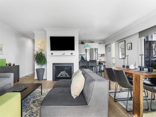 306-134 W 20th St, North Vancouver, BC, V7M1Y4 | Card Image