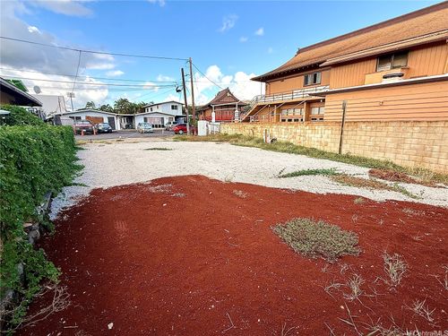 1041 Kama Ln, Honolulu, HI, 96817-3349 | Card Image