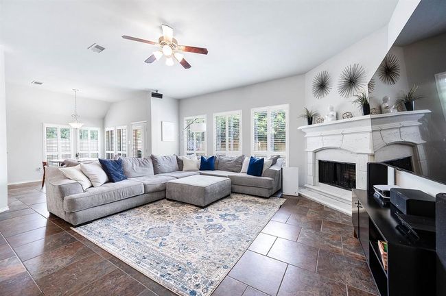 2313 Lilac Breeze Ln, House other with 4 bedrooms, 2 bathrooms and 3 parking in Pearland TX | Image 10
