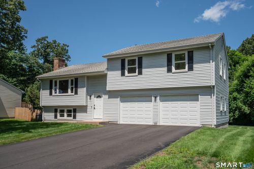 43 High St, Windsor, CT, 06095-1127 | Card Image