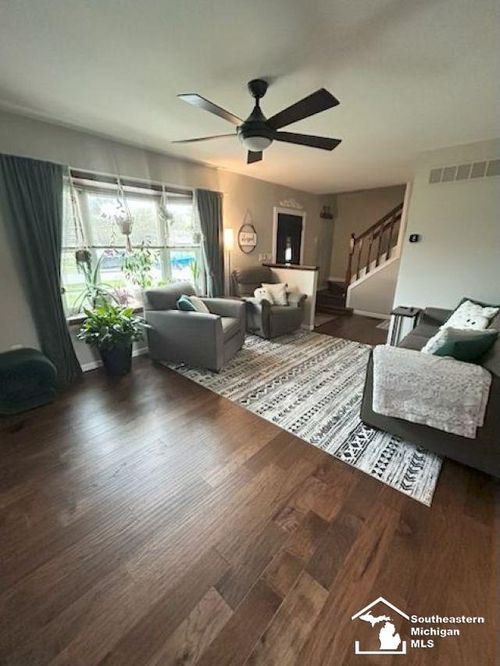 23211 Whitby Ave, Flat Rock, MI, 48134-1421 | Card Image