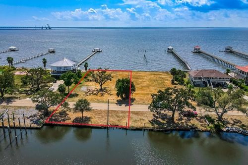 325 Carr Dr, Slidell, LA, 70458-5606 | Card Image