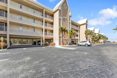 122 - 101 N Marion Court, Condo with 2 bedrooms, 2 bathrooms and null parking in Punta Gorda FL | Image 2