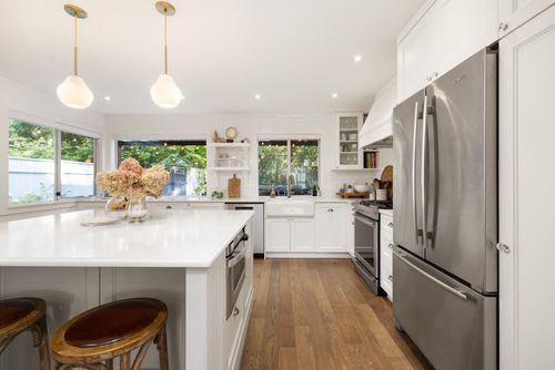 3558 Everglade Pl, North Vancouver, BC, V7N3T9 | Card Image