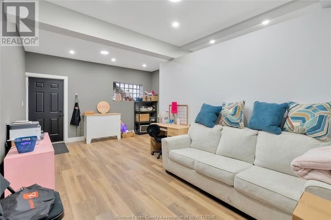 4667 Wyandotte St E, Home with 0 bedrooms, 0 bathrooms and null parking in Windsor ON | Image 8