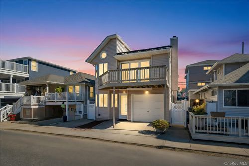 28 Michigan St, Long Beach, NY, 11561-1309 | Card Image